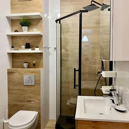 Apartstars Powstancow #17 Daire *