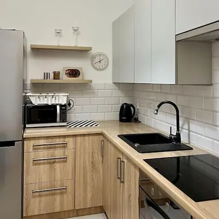 Apartstars Powstancow #17 *