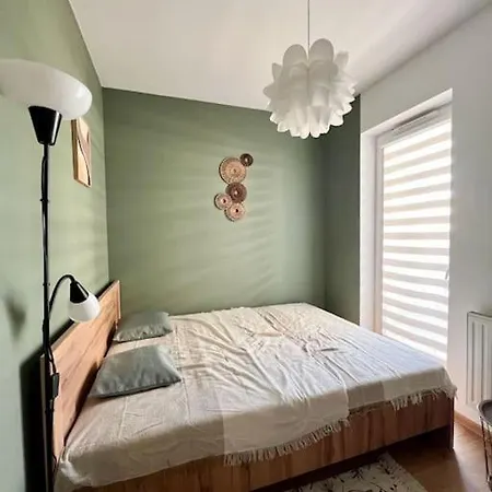 Apartstars Powstancow #17