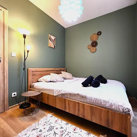 Apartstars Powstancow #17 Daire