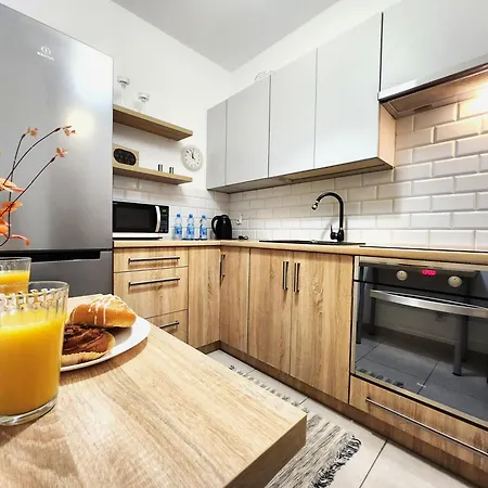 Apartstars Powstancow #17 *