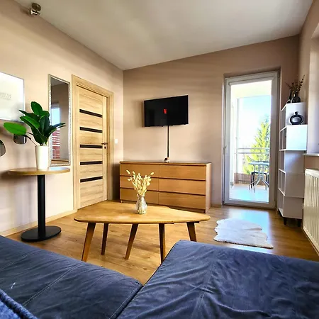 Apartstars Powstancow #17 *