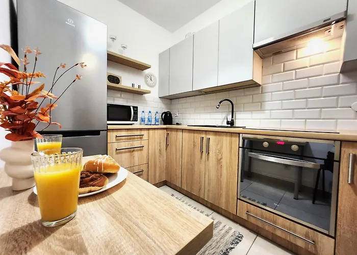 Apartstars Powstancow #17 *