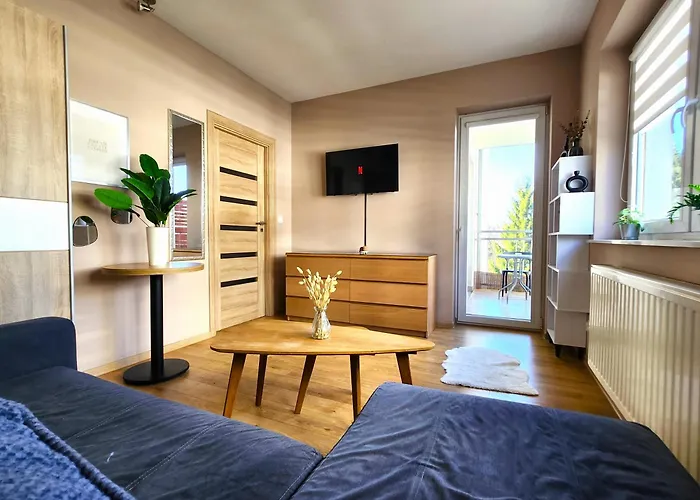 Apartstars Powstancow #17 *