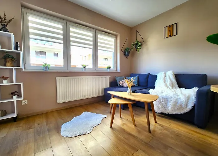 Apartstars Powstancow #17 *